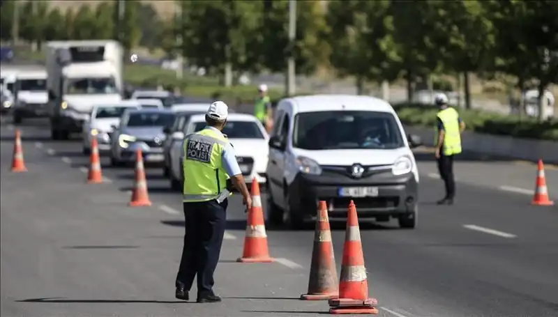 Tüneli Kapatan Konvoy, Şehirde Neden Büyük Tartışmalara Yol Açtı?