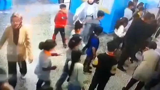 Mardin'de Eğitimde Şok An! Öğrenci Nefes Alamazken Müdür Yardımcısı Kurtardı