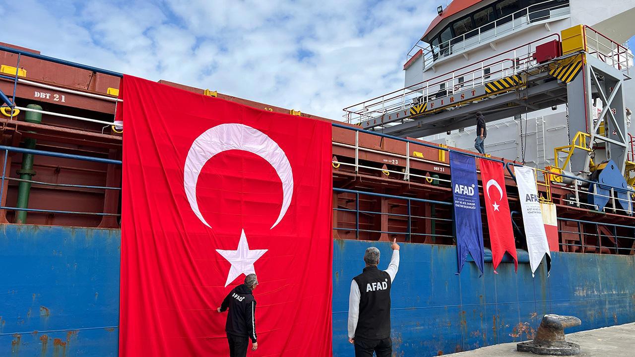 Gazze'ye yardım gemisi Mısır'a ulaştı