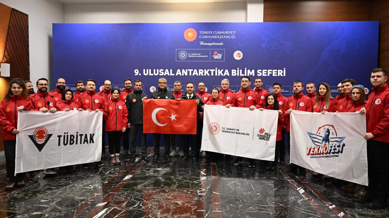 Türk Bilim İnsanları 9. Kez Antarktika'ya Yola Çıktı