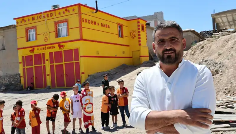 Evinde Icardi ve Osimhen'in İsimlerini Taşıyan Taraftar, Gözleri Üzerine Çekiyor