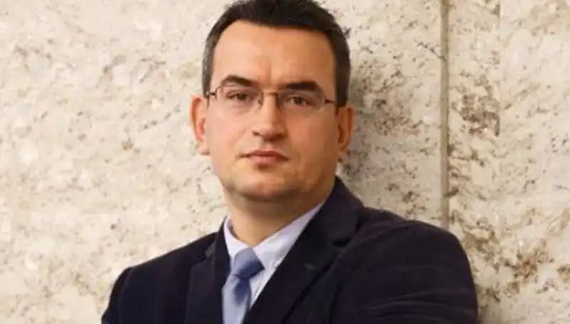 DEVA Partisi'nin Kurucu Üyesi Metin Gürcan: Siyasi Yolculuğu ve Geçmişi
