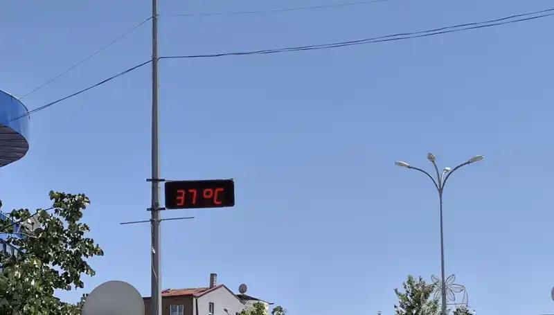 Yazın En Sıcak Günleri: İlçemizde Termometreler 38 Dereceyi Gördü!
