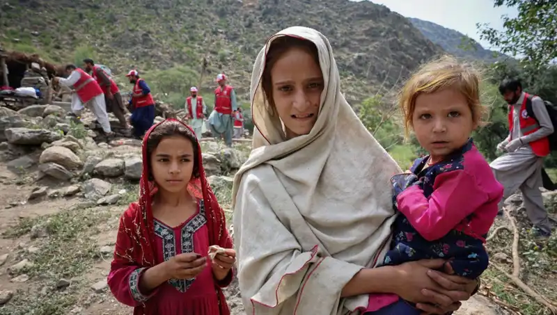 Afganistan'da Uykuda Yakalayan Deprem: 2 Binden Fazla Can Kaybı!