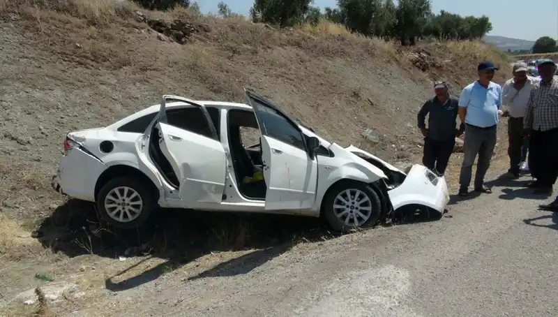 Kilis'te Trafik Kazası: Otomobiller Çarpıştı, Yaralılar Hastaneye Sevk Edildi