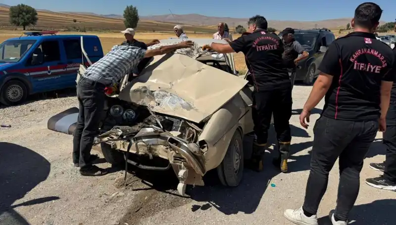 Kahramanmaraş’ta Kamyonet ile Otomobil Çarpıştı: Feci Kaza Detayları Ortaya Çıktı