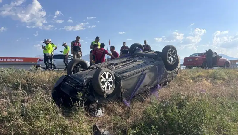 Nişan Töreninden Dönüşte Yaşanan Kaza: 1 Ölü, 4 Yaralı