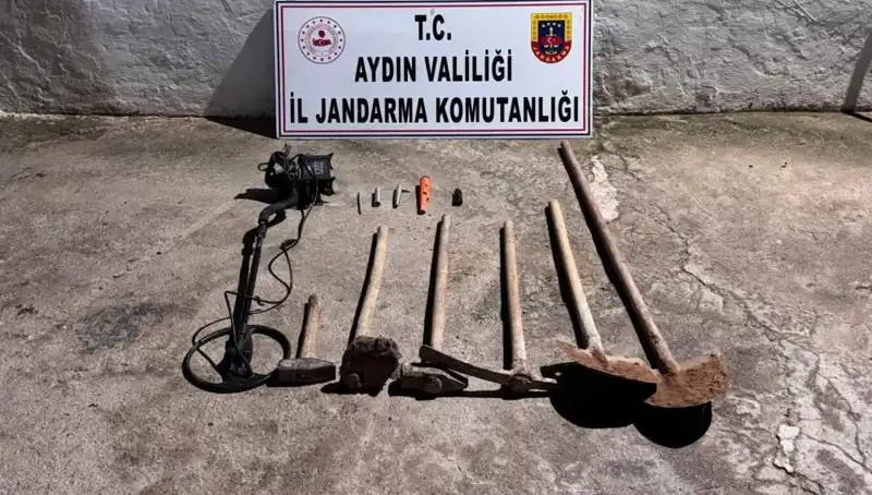 Aydın’da Kaçak Kazı Operasyonu: Suçüstü Yakalandılar