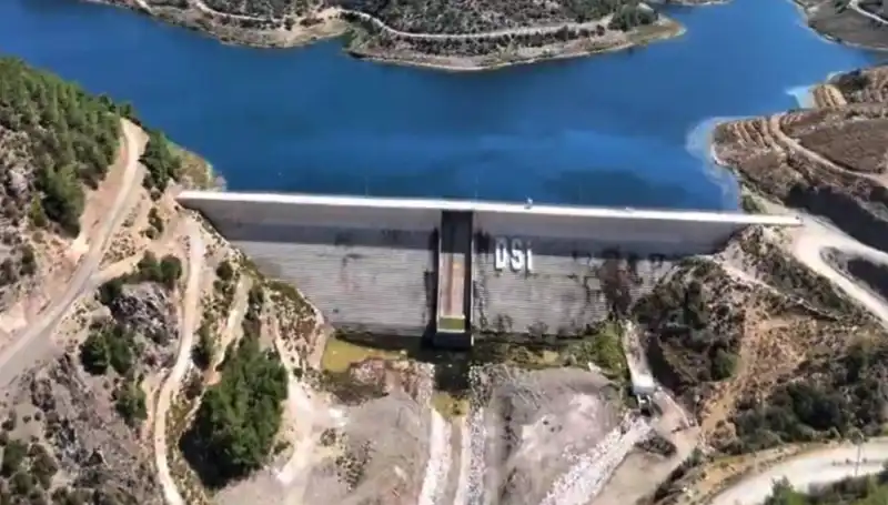 Çeşme'de Su Kesintileri Tarih Oluyor: Yeni Proje Başlıyor!