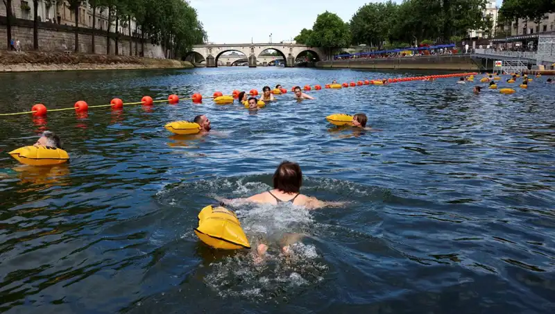 Paris’te 100 Yıllık Yasak Kalktı: Seine Nehri Artık Halkın Kullanımında!