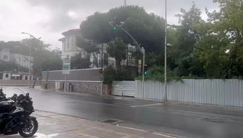 İstanbul'un Kırk Yıldır Beklenen Yağmuru Geldi! Şehrin Nefesi Rahatladı