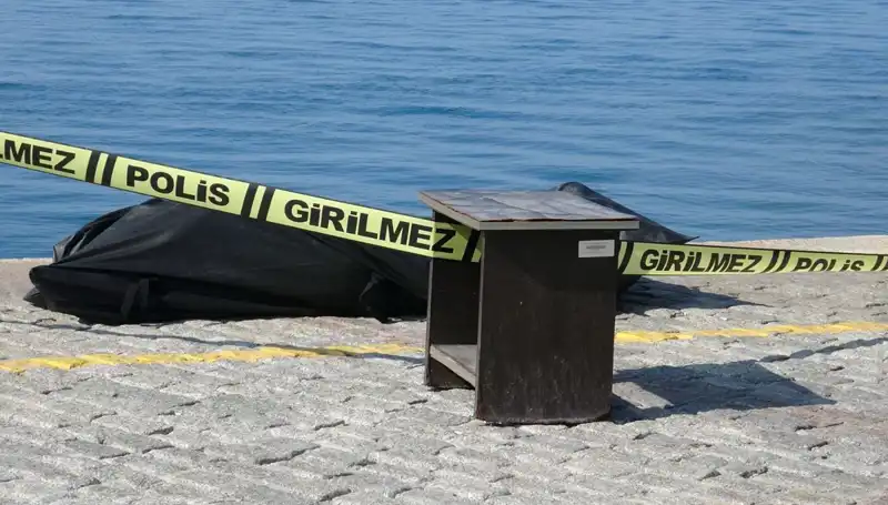 Falezlerin Arasında Gizemli Bir Erkek Cesedi Bulundu: Kimliği Ne Olacak?