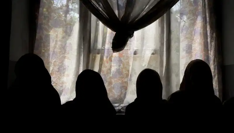 Taliban'dan Kadın Yazarları Hedef Alan Yeni Yasaklar