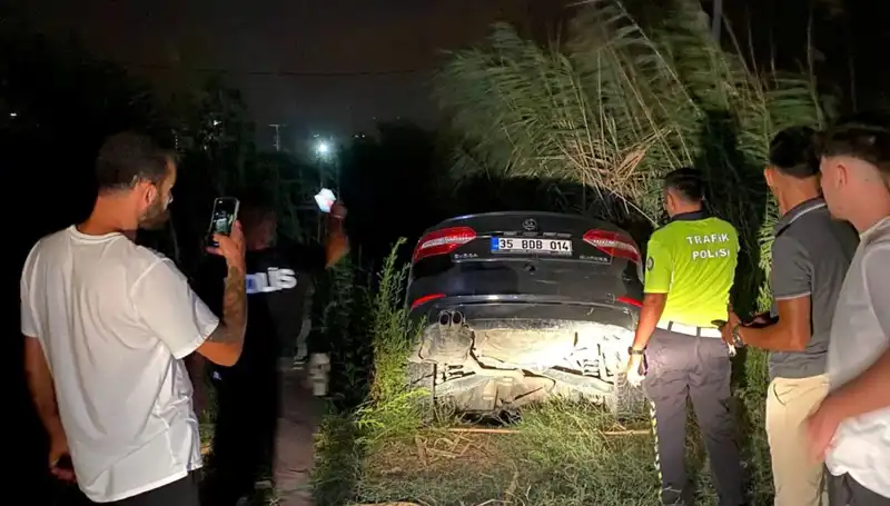 Dur İhtarına Uymayan Trafik Magandası Dere Yatağında Aracını Mahsur Bıraktı