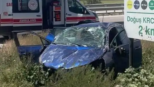 Kontrolden Çıkan Araç Takla Attı: Kaza, İki Kişiyi Yaraladı