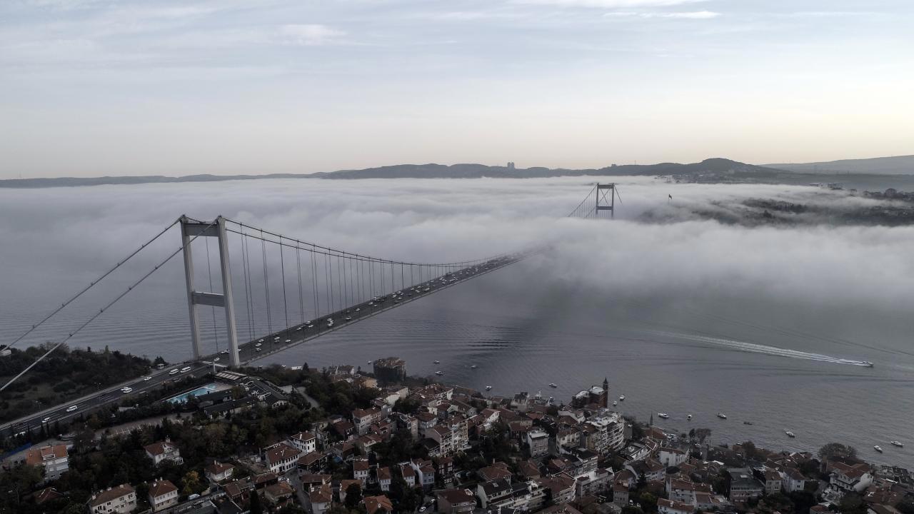 İstanbul Boğazı'nda Gemiler Trafiğe Kapatıldı