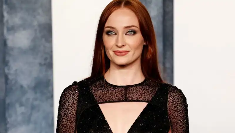 Sophie Turner'ı Kızdıran Yorum: Game of Thrones Yıldızının Tepkisi Olay Oldu!