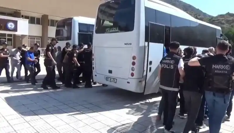 Amasya’daki Uyuşturucu Operasyonunda 13 Kişi Tutuklandı, Şok Detaylar Ortaya Çıktı!