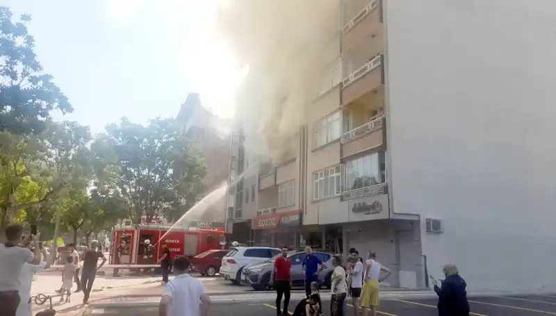 Yangında Gözlerini Alevlerin Arasında Açan Aile Hastaneye Kaldırıldı