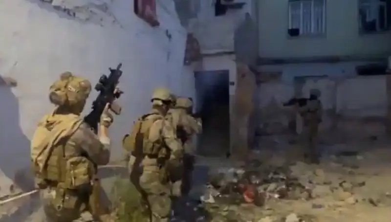 Türkiye Genelinde Organize Uyuşturucu Operasyonları: 2 Bin 311 Gözaltı