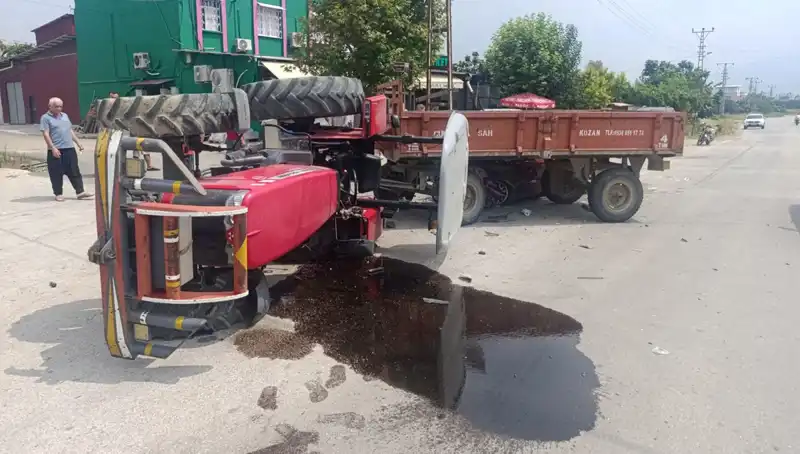 Otomobil ile Çarpışan Traktör Devrildi: Kaza Anı Korkuttu