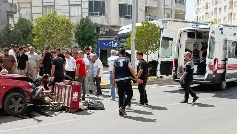 Mardin’de Korkutan Trafik Kazası: İki Kişi Yaralı, Faciadan Dönüldü