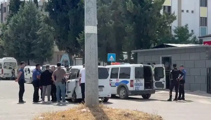 Adliye Önünde Aileler Arasında Kanlı Kavga: 5 Yaralı, 7 Gözaltı