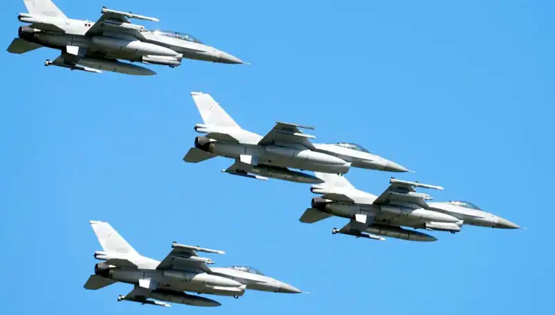 ABD, Ukraynalı Pilotlar İçin 310 Milyon Dolarlık F-16 Eğitim Programını Duyurdu