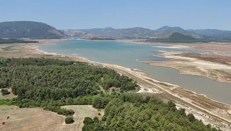 İzmir'de Tehlike Çanları Çalıyor: Su Kaynaklarında Korkutucu Düşüş