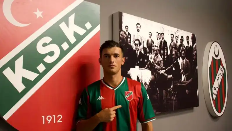 Karşıyaka'da Transfer Rüzgarı: Yeni Yüzler Takıma Katıldı!