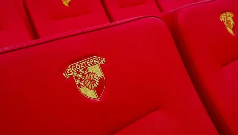 Göztepe, Geleceğine Yön Verdi: Junior Olaitan ile Anlaşma Sağlandı!