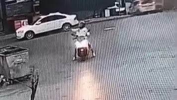 İstanbul'da Alışveriş Merkezi Önünde Silahlı Saldırı Panik Yarattı