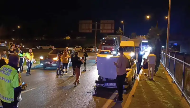 Otoyolda Kuralsız Geri Dönüş: İki Çocuk Dört Kişi Yaraladı
