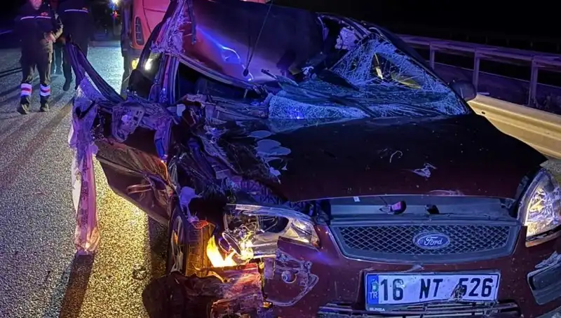 Afyonkarahisar'da TIR ile otomobil arasında feci kaza: 4 kişinin yaralanmasıyla sonuçlandı