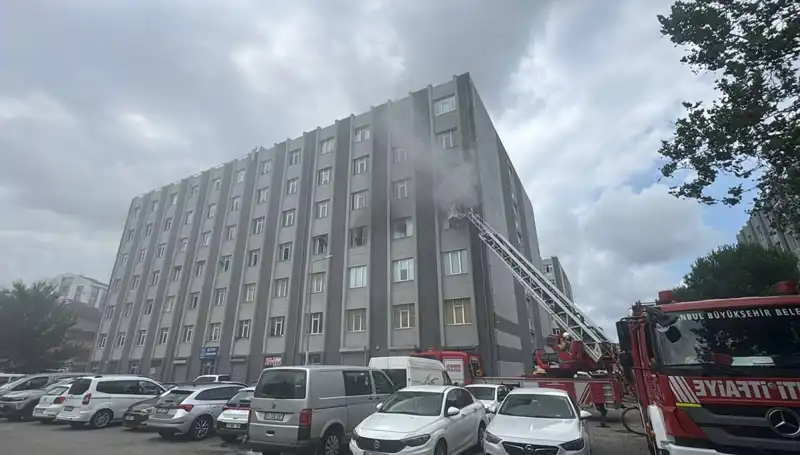 Çorap İmalathanesinde Elektrik Kontağından Yangın Çıktı, Olay Yerinde Panik!