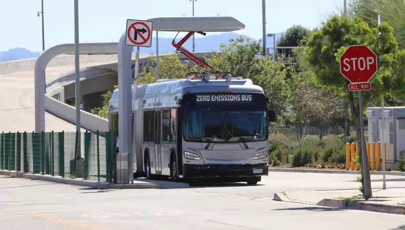 Avrupa’da Elektrikli Otobüs Devrimi: Yasalar Tüketimi Nasıl Değiştiriyor?