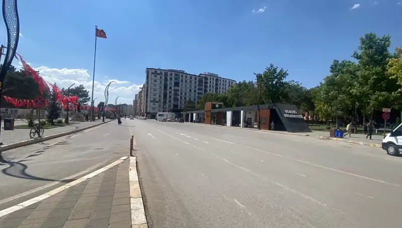 Elazığ'ın Sokakları Ulaşımda Huzur Arayanlara Kaldı