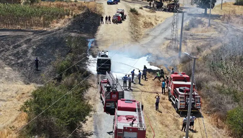 Seyir Halindeki Tanker Alev Alev Yandı, Göz Alıcı Bir Manzara Oluşturdu